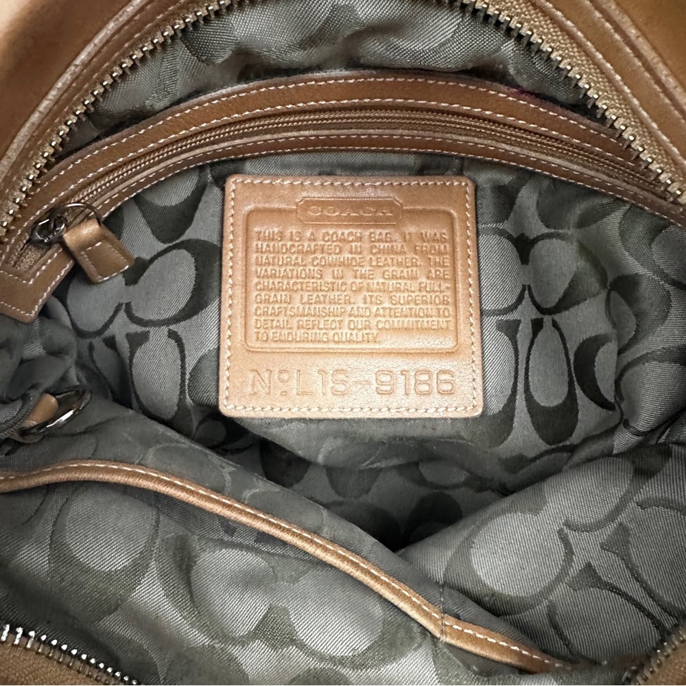 COACH Vintage Slim Duffle Sac in Honey Leather - Picture 11 of 12